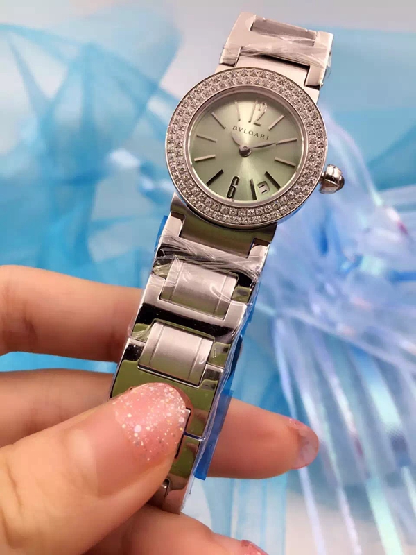 ブルガリ時計正面デザイン